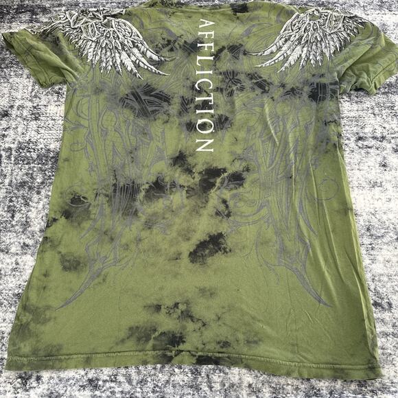 Size XL Affliction Live Fast Men's Shirt Aztec Wings Army Green Vneck Tee - Picture 10 of 12